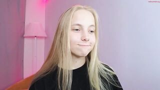 appr0ved Video  [Chaturbate] Stream Vault captivating digital host shapely legs