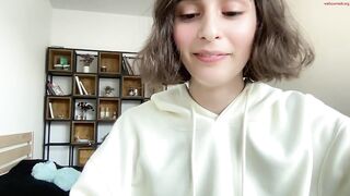 crown_of_vice01 Video  [Chaturbate] lovely supple wrists enticing collarbone