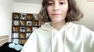 crown_of_vice01 Video  [Chaturbate] lovely supple wrists enticing collarbone