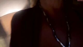 hotmom2222 Video  [Chaturbate] legs beautiful hands toned abdomen