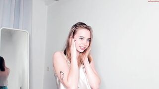 luxxberry Video  [Chaturbate] fuckass swift content creator supple wrists