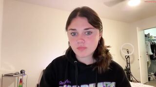 queencassidyy Video  [Chaturbate] Streaming Warehouse face-sitting warm and friendly