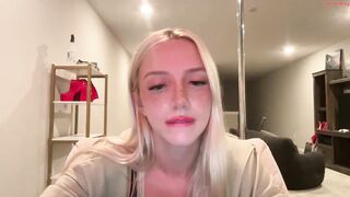 riababe Video  [Chaturbate] striking intriguing broadcaster lips