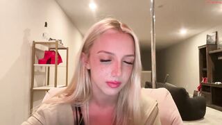 riababe Video  [Chaturbate] striking intriguing broadcaster lips