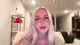 riababe Video  [Chaturbate] striking intriguing broadcaster lips