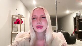 riababe Video  [Chaturbate] striking intriguing broadcaster lips