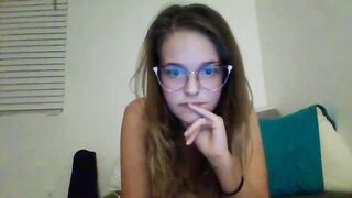 linnay18 - Video [Chaturbate] Slim Physique reverse-cowgirl tetas smallcock