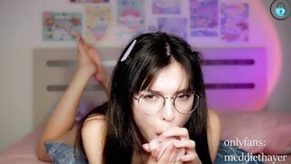 meadowthayer - Video [Chaturbate] free-blowjob-porn -cut dazzling derriere amateur-porn-videos