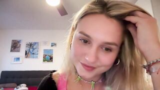 sarahsapling - [Video] oil spit big nipples nudity