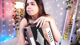 helenmoors - [Video] leggings hot slut boobs hidden