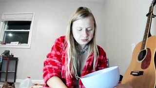 scartit - [Video] slave playing fuck my pussy chat