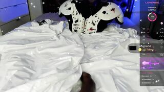 lil_shouty_bitch - [Video] latex queen dildo fucking vagina