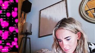 tinychanellove - Video [Chaturbate] fuck-her-hard LELO Lily Push-up bra whore