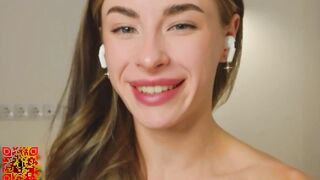 uwunikaa - [Video] camera shaved kissing office