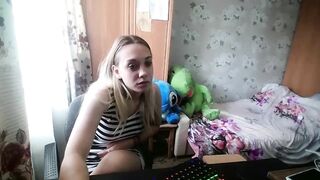 corn_404 - Video [Chaturbate] Elegant legs rich messy mouth-watering muffin