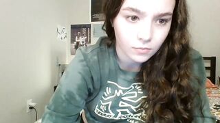 into_the_panda - [Video] alone office nest kissing