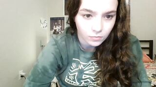 into_the_panda - [Video] alone office nest kissing