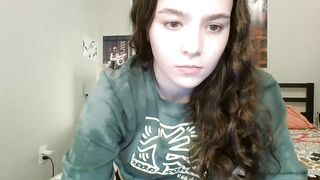 into_the_panda - [Video] alone office nest kissing