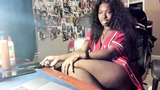 ebonyprincesscee - [Video] leggings nude spank squirt