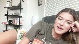 rileydepp - [Video] fuck machine domi shaved orgasm