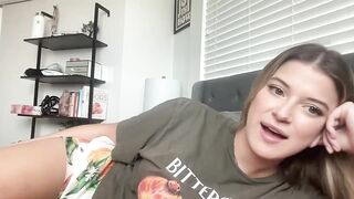 rileydepp - [Video] fuck machine domi shaved orgasm