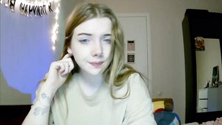 lilllylovyou - [Video] curvy stocking squirt fit