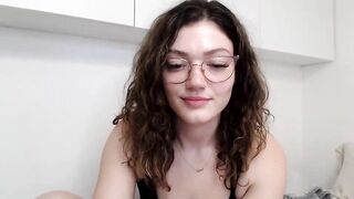 jacquelinexox - [Video] kissing hot legs naughty