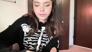 yourfavoritegirl_ - Video [Chaturbate] Satisfyer Luxury Haute Couture Halter bra Kiiroo Pearl desi