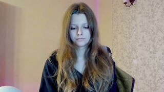 alainaestrada - [Video] hot chick fit ticket show balloons