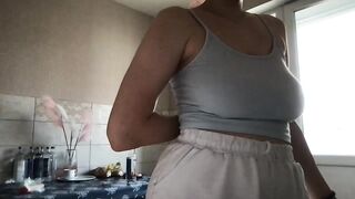 ps4pro - [Video] office feet European first time