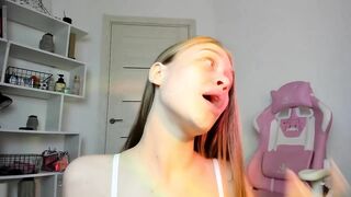 sara_konar - [Video] ticket show smile cam show fun