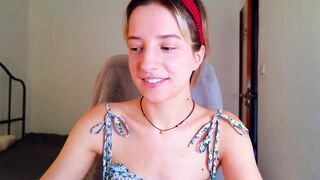 _annieone - Video [Chaturbate] Plush Lips ball-licking Max caliente