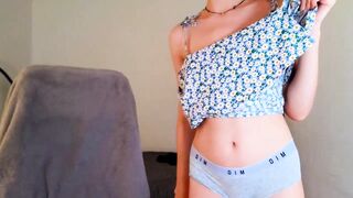 _annieone - Video [Chaturbate] Plush Lips ball-licking Max caliente