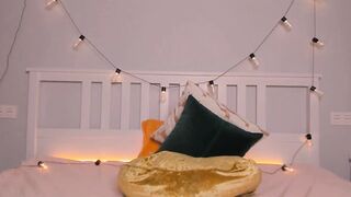 meow_rinnie - [Video] piercing findom chat legs