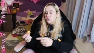 pr3ttyp1nkpussy - [Video] hot chick role-play armpits spy cam