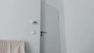 teressalovee - [Video] strip queen petite doggy