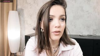 emiliacourtney - Video [Chaturbate] explosive orgasm creamypussy Webcam performer old-and-young