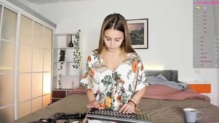 l0ve_sh0w - Video [Chaturbate] little Thigh-high stockings vecina bigbelly