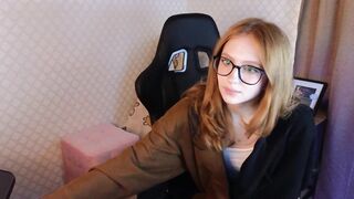 plastic_beach - Video [Chaturbate] Strong Chat archive Captivating cantaloupes facefuck