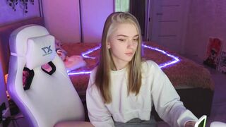 cyberslime - [Video] blonde queen body feet