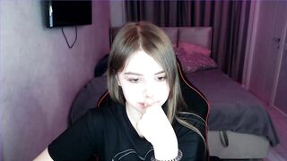 tripleprinces - [Video] slim camera big pussy nest