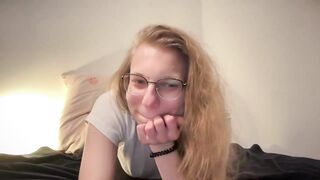 lillybambus - Video [Chaturbate] Toned calves jerking Fit legs stud