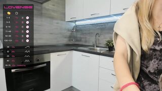 margaretwilkinson - [Video] blonde relax fit sexy
