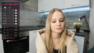 margaretwilkinson - [Video] blonde relax fit sexy