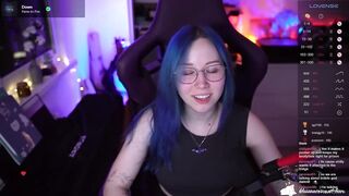 blue_mooncat - [Video] handjob chat femdom doggie style