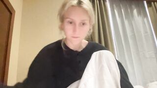 tinyfairyprincess - [Video] cock sucking camera creamy footjob