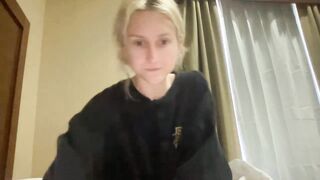 tinyfairyprincess - [Video] cock sucking camera creamy footjob