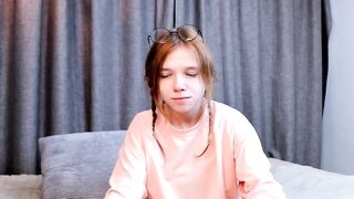 liliscuts - [Video] cock sucking body teen dirty talk