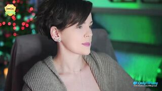 tiffanyriox - [Video] shaved busty close up cum