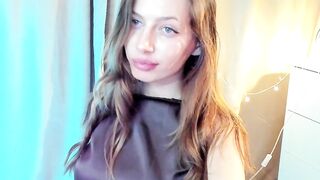 r00xvel - [Video] boobies shy ticket show blonde